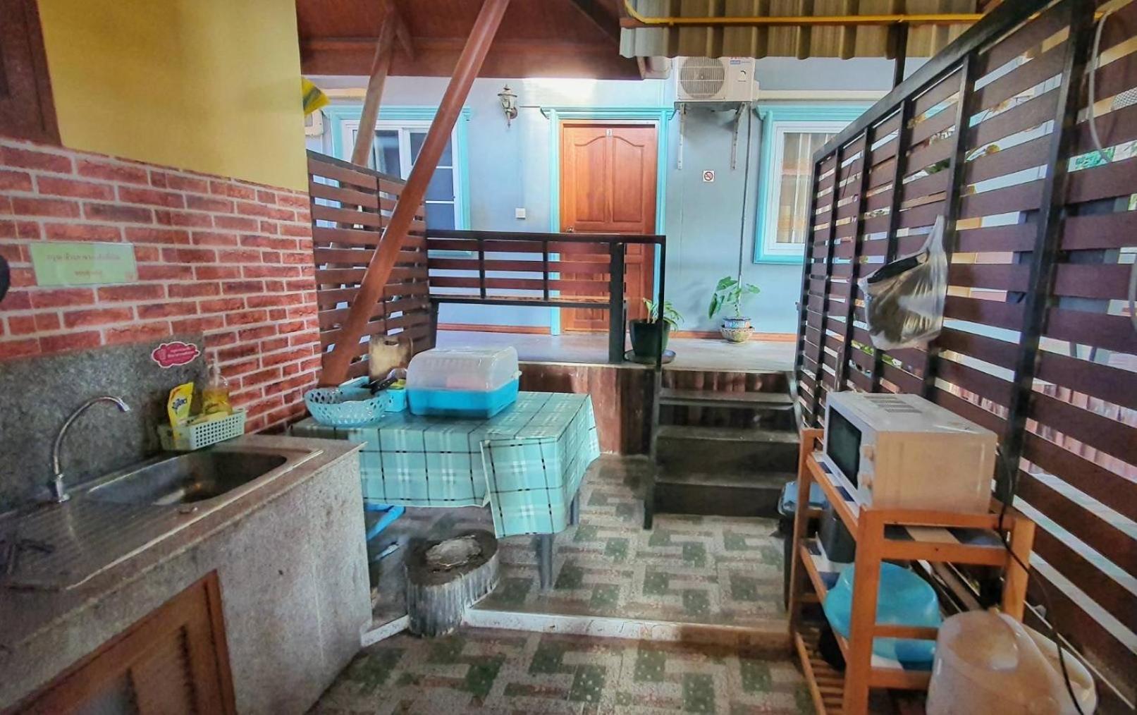 Ruen Thai Ban Rim Nam Kamphaeng Phet Eksteriør billede
